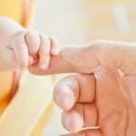Das Stillen eines Babys hat einige Vorteile. Doch nicht jede Mutter kann ihr Baby stillen.